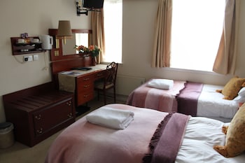 Alyth Hotel - Hotels with Pet Rooms in Blairgowrie