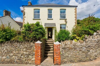 Braunton Fairholme 4 Bedrooms - Cottages with Pet Rooms in Braunton