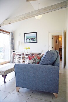 Chestnut Lodge - Cottages with Pet Friendly Rooms in Eastbourne