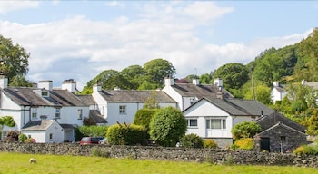 Cumberland Bird of Prey Centre - Long Byres Holiday Cottages