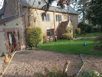 Oathill Farmhouse B&b - B&Bs with Pet Rooms in Crewkerne