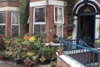 Namaste Lodge - B&Bs with Pet Friendly Rooms in Belfast