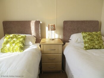 Jolie - Lovely Lodge For Couples Or Family - Cabins & lodges with Pet Rooms in Hunstanton