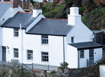 Gulls Perch - Cottages with Pet Rooms in Truro