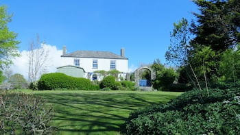 Kilna Guest House - B&Bs with Pet Rooms in Saltash