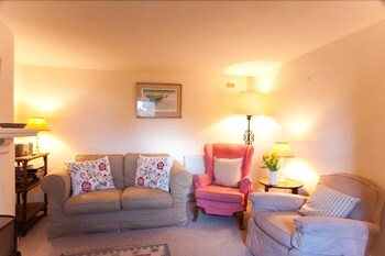 Mizpah Cottage - Cottages with Pet Friendly Rooms in Truro