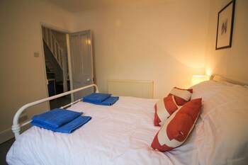 Number 7 - Cottages with Pet Friendly Rooms in Falmouth