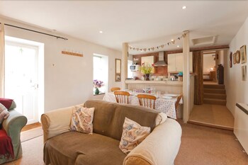 Roseland Cottage - Cottages with Pet Rooms in Truro