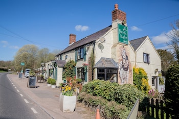 The Farmers Boy Inn Longhope - Hotels with Pet Rooms in Mitcheldean