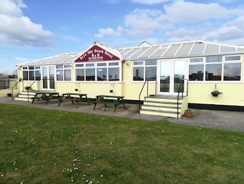 Bryn Mor Beach Hotel - Hotels with Pet Rooms in Caernarfon