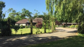 Linford Stable - B&Bs with Pet Friendly Rooms in Milton Keynes