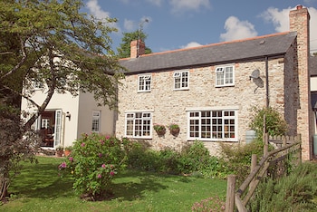 Blackwater Cottage B&b - B&Bs with Pet Rooms in Chard