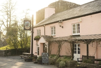 The Castle Inn - Inns with Pet Rooms in Okehampton