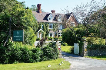 Milebrook House - Hotels with Pet Rooms in Knighton