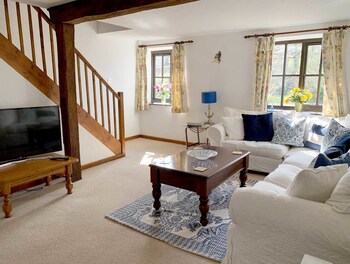 The Granary - Boswell Farm Cottages - Cottages with Pet Rooms in Sidmouth