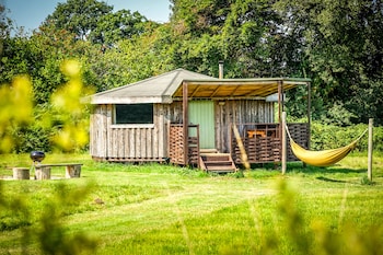 Grey Willow Yurts - Caravan parks with Pet Rooms in Cullompton