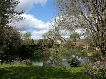 Upper Wood End Farm - Guest houses with Pet Rooms in Bedford