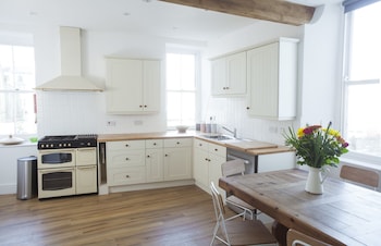 The Salt House - Cottages with Pet Friendly Rooms in Ilfracombe