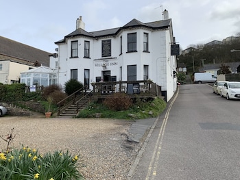 The Village Inn - Guest houses with Pet Rooms in Bideford