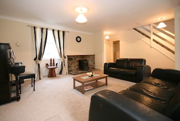 Easter House Of Ross Self Catering - Holiday homes with Pet Friendly Rooms in Crieff