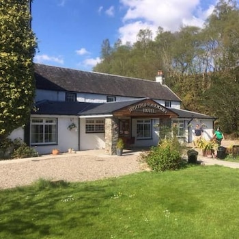 Rowardennan Hotel - Hotels with Pet Rooms in Balmaha