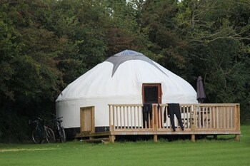 Cornish Yurt With Hot Tub - Cabins & lodges with Pet Friendly Rooms in Liskeard