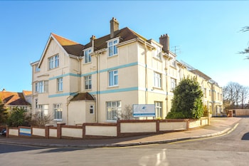 Torbay Court Hotel - Hotels with Pet Rooms in Paignton