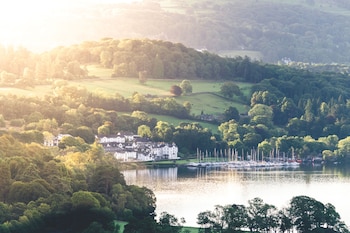 Low Wood Bay - Hotels with Pet Rooms in Windermere