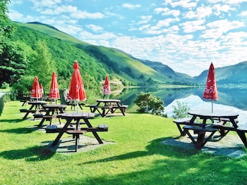 Pen Y Bont Hotel - Hotels with Pet Rooms in Tywyn