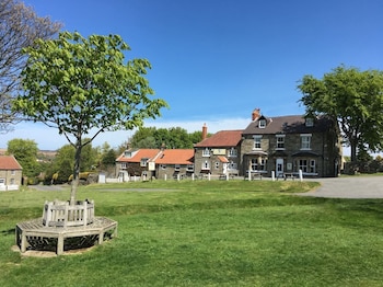 The Fox And Hounds - Hotels with Pet Rooms in Whitby