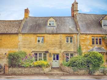 Century House - Cottages with Pet Rooms in Moreton-in-Marsh