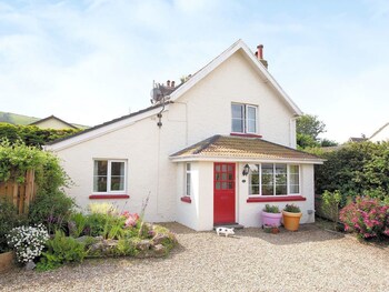 Bridge Cottage Croyde 3-4 Bed, Sleeps 8, Hot Tub - Cottages with Pet Rooms in Braunton