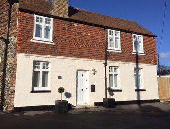 Hope Cottage - Cottages with Pet Friendly Rooms in Dover