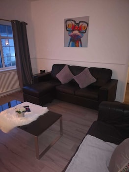 Stylish Apartment 20a Victoria Ave - Apartments with Pet Friendly Rooms in Prestatyn