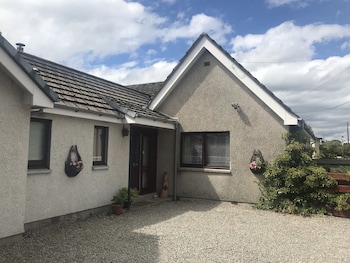 Amalfi Bed Amp  Breakfast - B&Bs with Pet Friendly Rooms in Dornoch