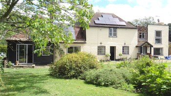 Stable Lodge - B&Bs with Pet Rooms in Canterbury