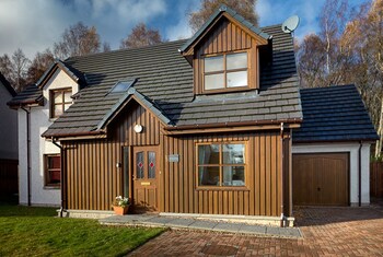 Bracken House - Holiday homes with Pet Rooms in Aviemore