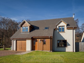 Burnside House - Holiday homes with Pet Rooms in Aviemore