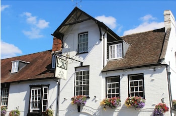 The Lion Hotel Buckden - Inns with Pet Rooms in St Neots