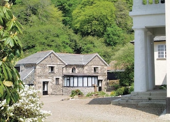 Rosecraddoc Manor Self Catering Holidays - Apartments with Pet Rooms in Liskeard