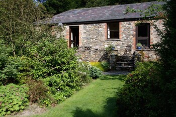 Cwm Irfon Lodge Cottages - Cottages with Pet Rooms in Llanwrtyd Wells