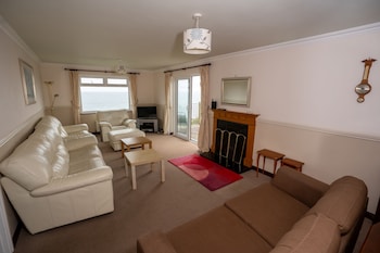 Fantastic Views Of The Whole Of The Bay Porthleven - Holiday homes with Pet Rooms in Helston