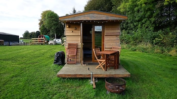 Beehive @ Westcote Glamping- Campsite - Caravan parks with Pet Rooms in Hawick