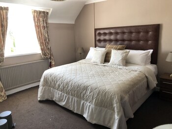 Pollards Inn - Inns with Pet Rooms in Neston