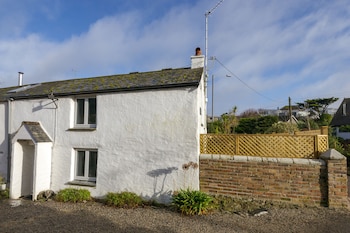 Porth Cottage - Apart-hotels with Pet Friendly Rooms in Newquay