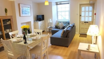 The Moorings - Apartments with Pet Rooms in Tenby