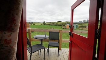 Islay @ Westcote Glamping-campsite - Caravan parks with Pet Rooms in Hawick