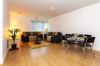 Stunning Manchester Apartment - Apartments with Pet Rooms in Salford