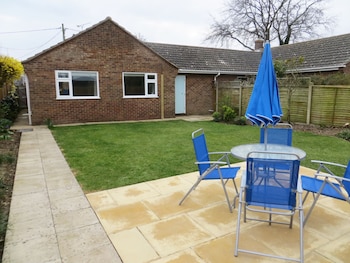 Friends Holiday Bungalow - Holiday homes with Pet Rooms in King's Lynn