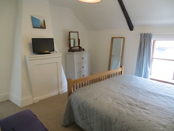 Wensum House Annexe - Cottages with Pet Rooms in Fakenham